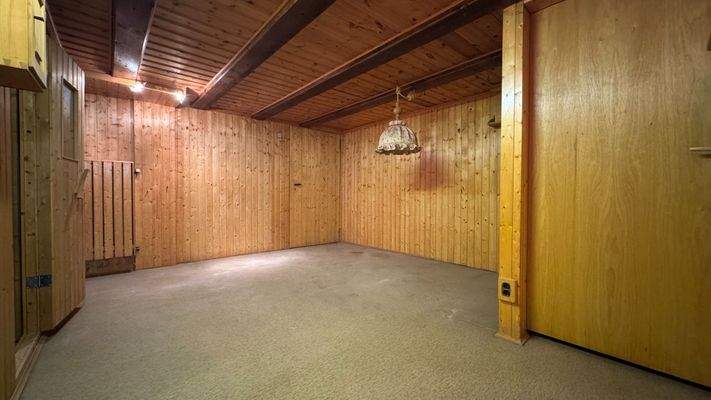 Keller mit Ausgang in Garten