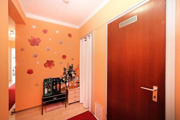 praktische Abstellkammer und eine Nische