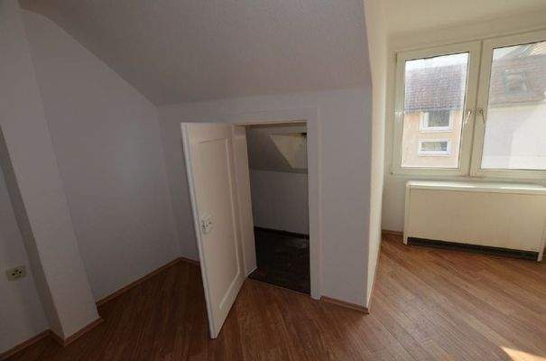 Abstellkammer im Wohnzimmer