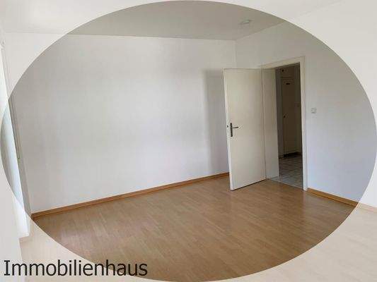 EG Schlafzimmer Blick Diele.JPG