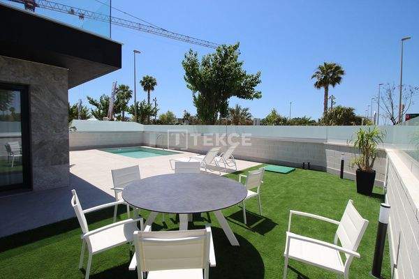 Luxury Villas with Private Pool in Pilar de la Horadada