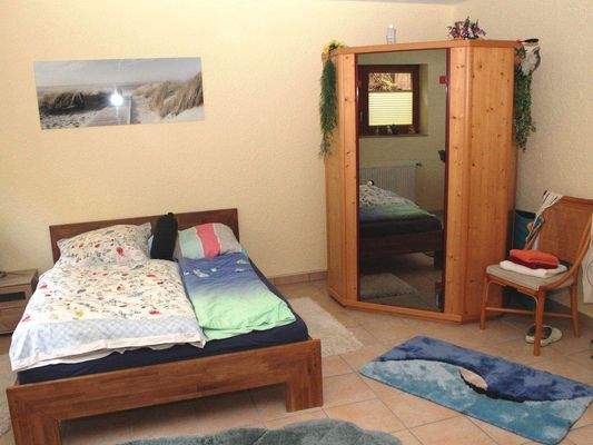 Gästezimmer mit Rotlichtkabine