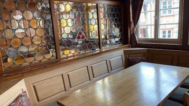 4 Gaststube Teilbereich