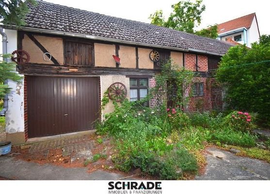 Nebengebäude mit Garage