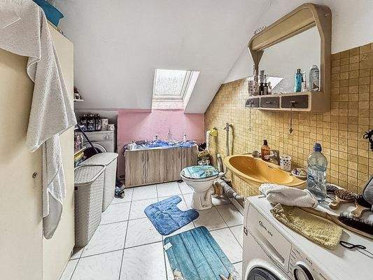 Bad im Dachgeschoss