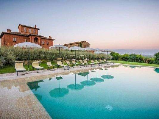 Luxushotel in Sinalunga Stadt