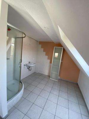 45071021-Bad mit Dusche im DG