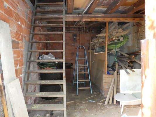 Nebengebäude holzlagerplatz