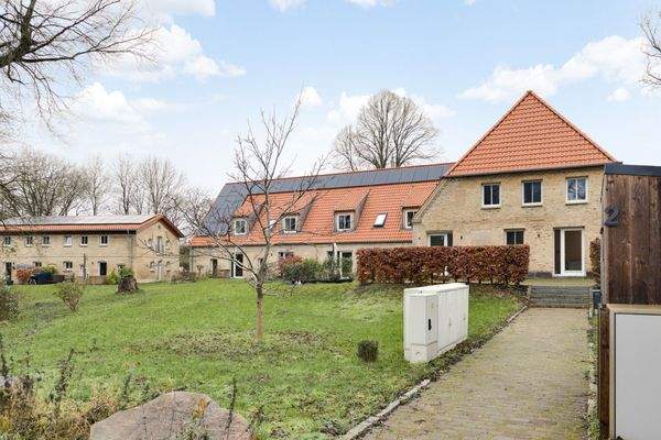 Außenansicht vom Parkplatz