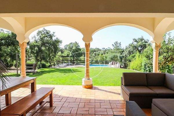 Großzügiges Anwesen