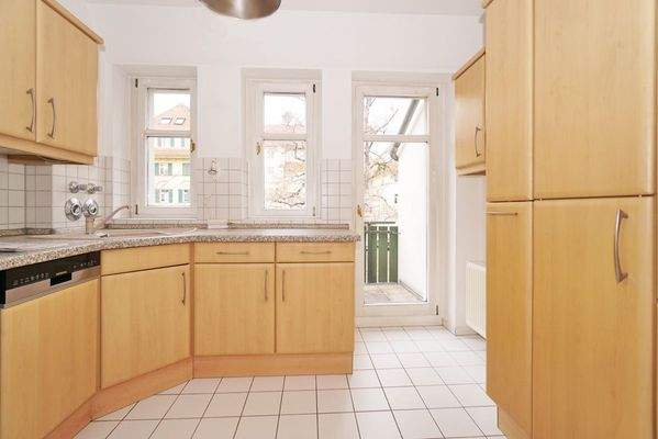 Küche, Blick zum Balkon