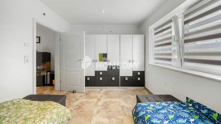 1. OG Schlafzimmer 2