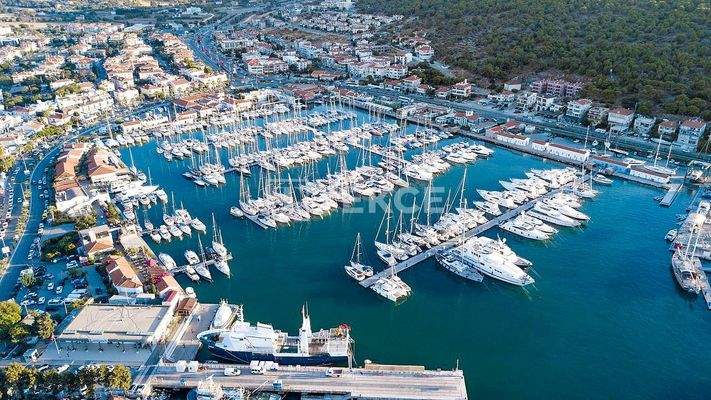 Beachfront Flats in a Complex with Facilities in Çeşme İzmir