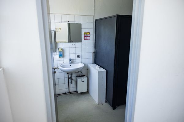 Damen WC - OG