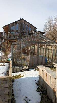 Holzhaus/Gewächshaus