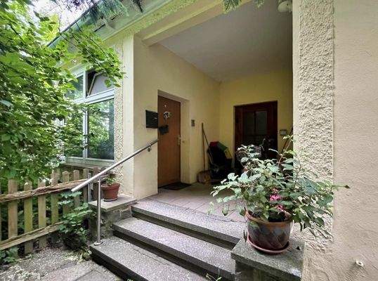 Eingang Whg. 4. u. Büro