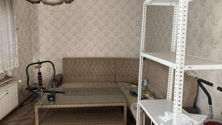 Wohnzimmer im linken Wohnhaus