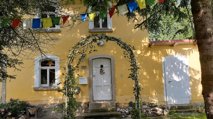 d9b4b085-8723-41fb-b96c-6bcee983c615