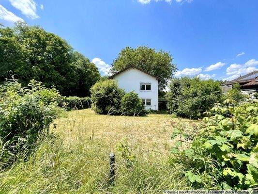 Großzügiges Grundstück mit Altbestand