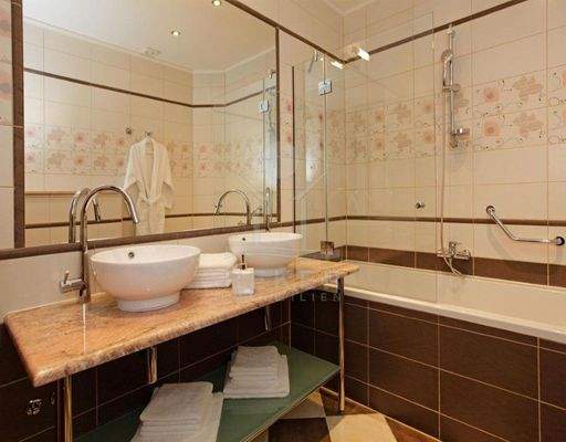 Fünf Badezimmer mit Stil