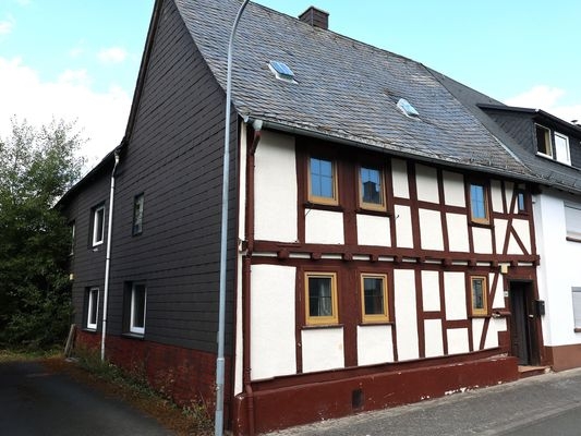 Straßenansicht seitlich