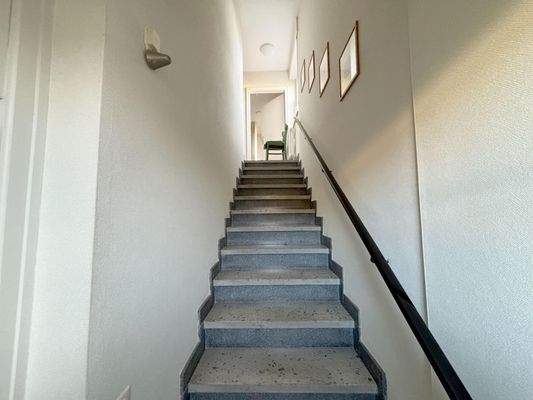 Aufgang ins Obergeschoss