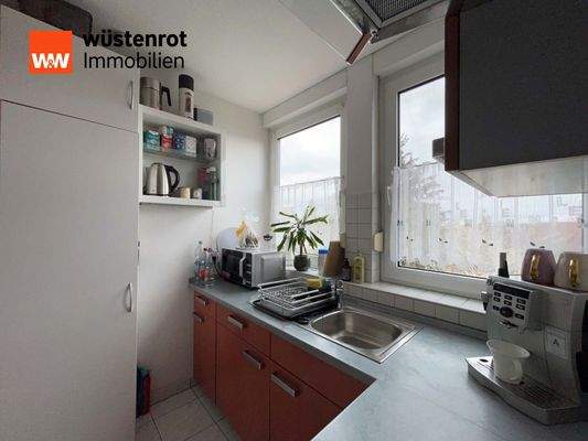 Die Küche - und wenn es am Herd einmal "dicke Luft" gibt...einfach Fenster öffnen