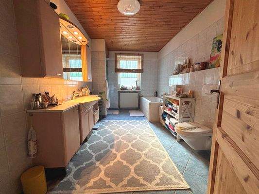 WE 1 - Bad mit Dusche u. Wanne