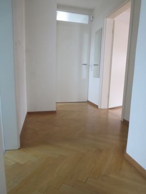 Flur mit Platz für eine Garderobe