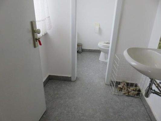 EG: Wasch- und Sanitäranlagen