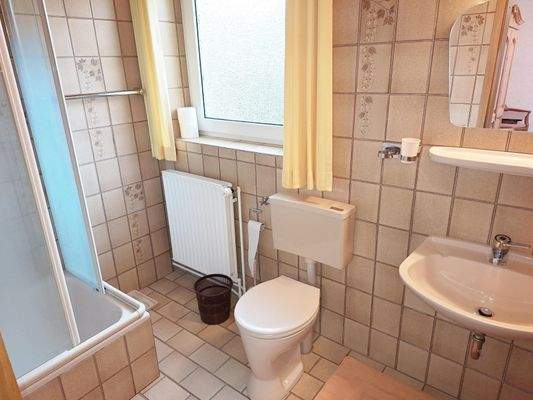 ... eigenem Duschbad