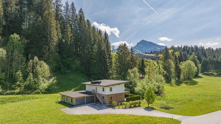 KITZIMMO-Mehrfamilienhaus in Alleinlage kaufen - Immobilien Oberndorf in Tirol.