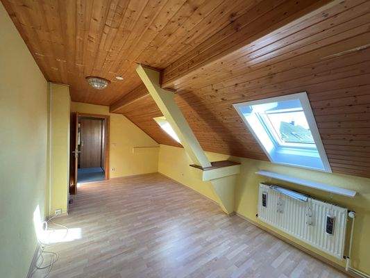 Hobbyzimmer oder Büro im Dachgeschoss (Durchgangszimmer)