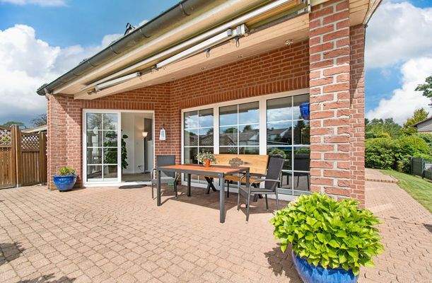 Sonnenterrasse für gemütliche Stunden im Freien