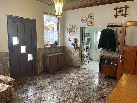 Flur_Erdgesch. hofseitiger Eingang