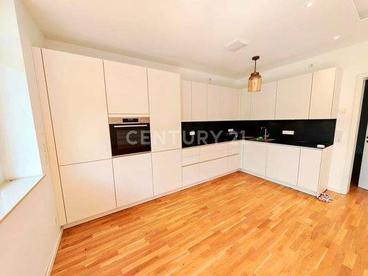 Hochwertige Einbauküche (opt.)