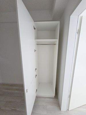 Garderobenschrank