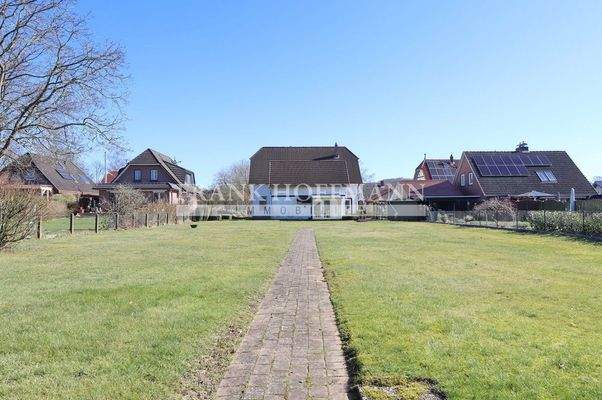 Rückansicht und Garten