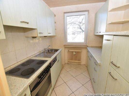 Einbauküche mit Geschirrspüler