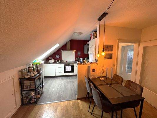 Koch- und Essbereich Wohnung DG links