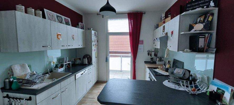 Küche mit Einbauküche