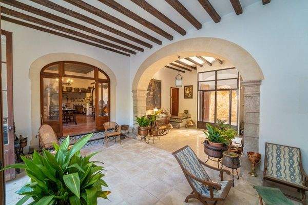 Herrenhaus mit schöner Aussicht zum Verkauf in Fornalutx, Mallorca 