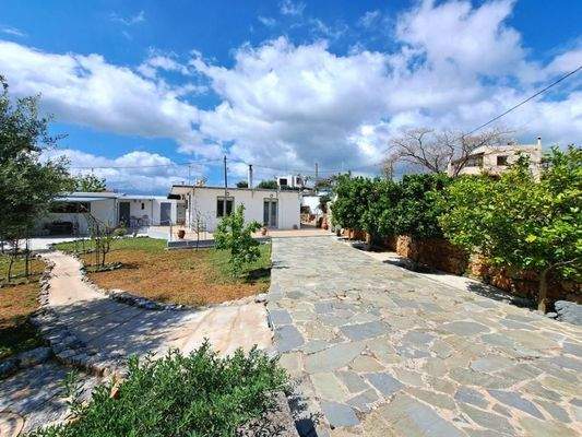 MIT VIDEO: Charmanter, renovierter Bungalow zum Verkauf in Drapanos, Apokoronas