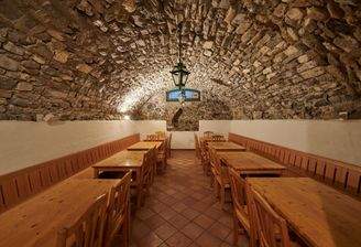 Gewölbekeller mit Teeküche