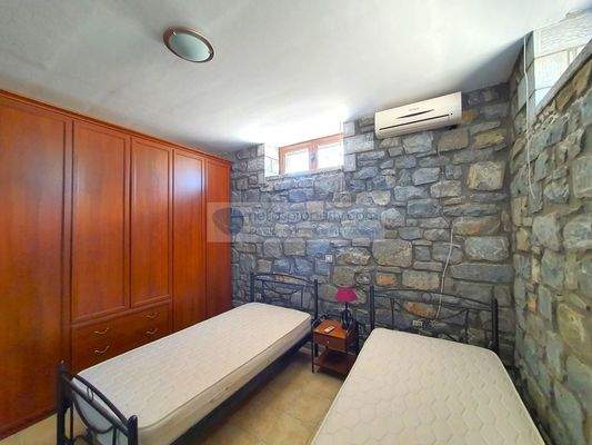 d5d051aec3044cb09e8c2802cff31e7f-original