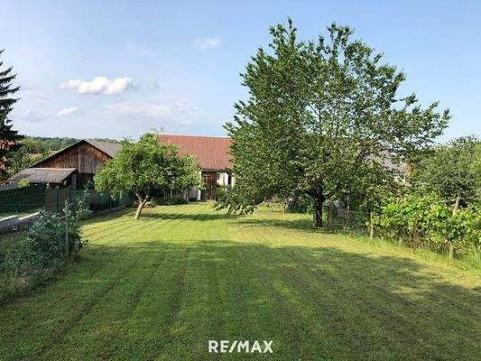 Garten  Ansicht zum Stadl