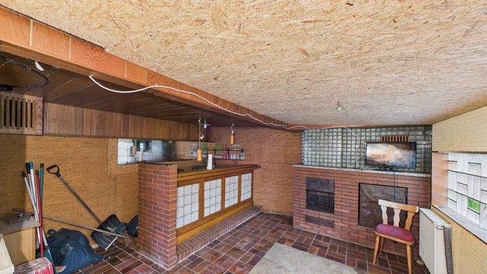 CAM03143G0-PR0197-STILL015