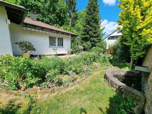 Südgarten und Wasserspiel.jpg