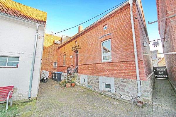 Hausansicht / Mietshaus