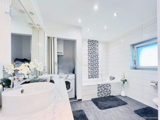 Das schöne Bad mit WC, WM und WT im Erdgeschoß (1)